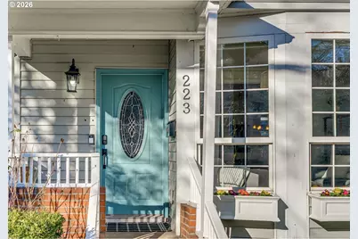 223 S Whitaker St, Portland, OR 97239 - Photo 2