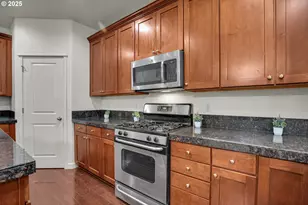 7110 SW Queen Ln, Beaverton, OR 97008 - Photo 6