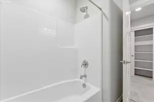 8565 SW 176th Ave, Beaverton, OR 97007 - Photo 32