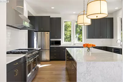 3718 SW Hillside Dr, Portland, OR 97221 - Photo 4