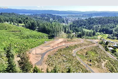 000 Fawn Ln #1300, Coos Bay, OR 97420 - Photo 26