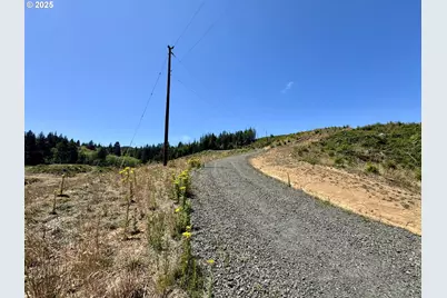 000 Fawn Ln #1300, Coos Bay, OR 97420 - Photo 36