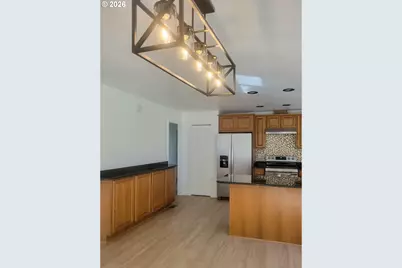 1358 NE Lincoln St, Roseburg, OR 97470 - Photo 8