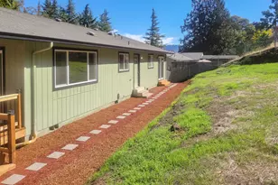 1358 NE Lincoln St, Roseburg, OR 97470 - Photo 16