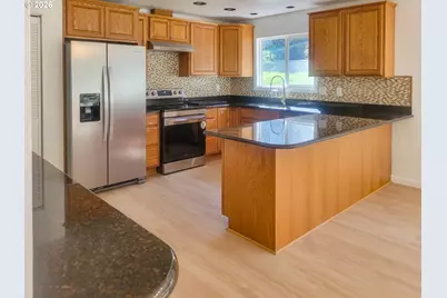 1358 NE Lincoln St, Roseburg, OR 97470 - Photo 10