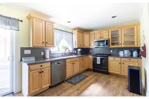 503 S Holmes St, Wallowa, OR 97885 - Photo 12