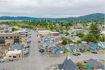 190 E 3rd St, Coquille, OR 97423 - Photo 14