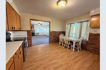 2584 Yokum Rd, Riddle, OR 97469 - Photo 10