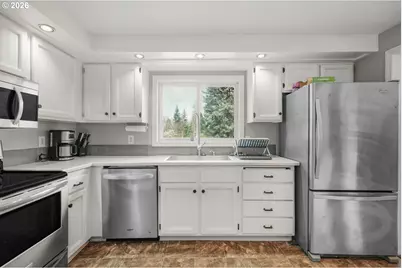 1829 SW 17th St, Gresham, OR 97080 - Photo 8