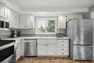 1829 SW 17th St, Gresham, OR 97080 - Photo 8