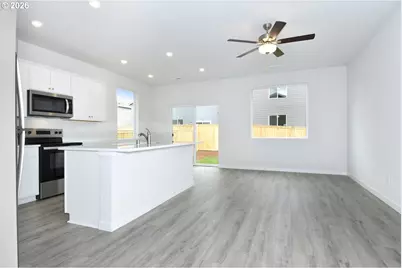 749 NE 13th St, Battle Ground, WA 98604 - Photo 2