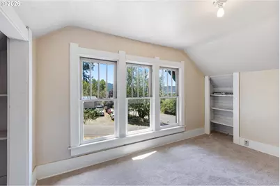 612 N State St, Sutherlin, OR 97479 - Photo 40
