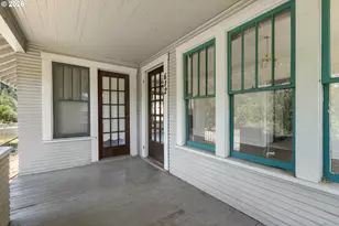 612 N State St, Sutherlin, OR 97479 - Photo 6
