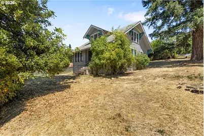 612 N State St, Sutherlin, OR 97479 - Photo 2