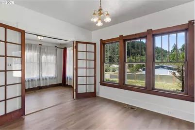 612 N State St, Sutherlin, OR 97479 - Photo 12