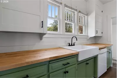 612 N State St, Sutherlin, OR 97479 - Photo 18