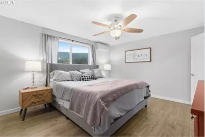 353 72nd St, Springfield, OR 97478 - Photo 32