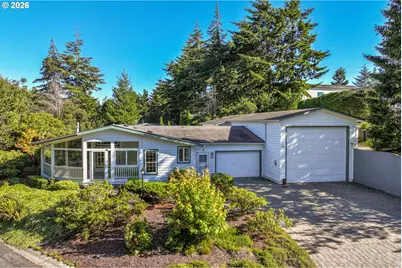 900 Lillie Circle Dr, Florence, OR 97439 - Photo 1