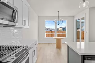 844 NE 17th Ave, Canby, OR 97013 - Photo 12