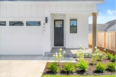 844 NE 17th Ave, Canby, OR 97013 - Photo 4