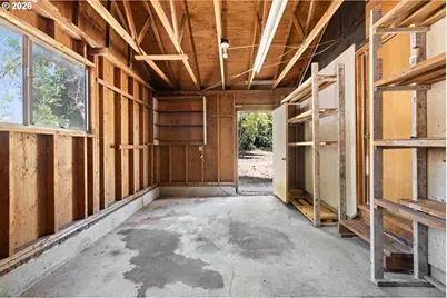 11209 SE Pine Ct, Portland, OR 97216 - Photo 28