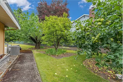 19555 NW Melrose Dr, Portland, OR 97229 - Photo 20