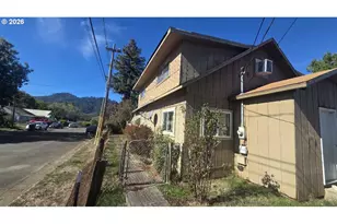 206 NE Spruce Ave, Myrtle Creek, OR 97457 - Photo 4