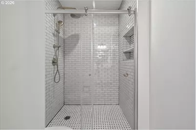 2704 SE 84th Ave, Portland, OR 97266 - Photo 8