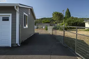 471 Glen Ave, Sutherlin, OR 97479 - Photo 34