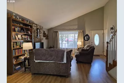 110 SE Cerrito Ct, Myrtle Creek, OR 97457 - Photo 6