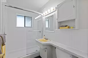 12523 NE Hassalo St, Portland, OR 97230 - Photo 22