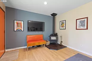 12523 NE Hassalo St, Portland, OR 97230 - Photo 6