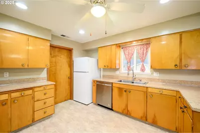 1036 SW 2nd St, McMinnville, OR 97128 - Photo 34