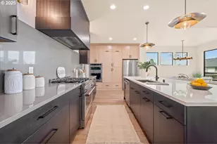 801 N V St, Washougal, WA 98671 - Photo 12