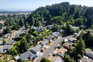 4021 NW 3rd St, Gresham, OR 97030 - Photo 2