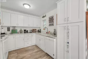 1705 NW 22nd St, Lincoln City, OR 97367 - Photo 16