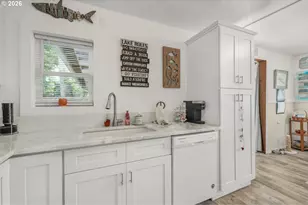 1705 NW 22nd St, Lincoln City, OR 97367 - Photo 18