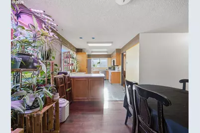 1960 SW 13th Ct, Gresham, OR 97080 - Photo 10