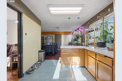 1960 SW 13th Ct, Gresham, OR 97080 - Photo 8