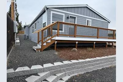 407 Dufur Ave, Maupin, OR 97037 - Photo 6