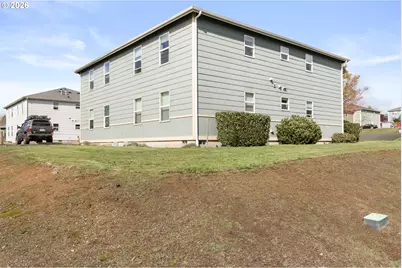 2045 SE Azalea Ave, Warrenton, OR 97146 - Photo 6