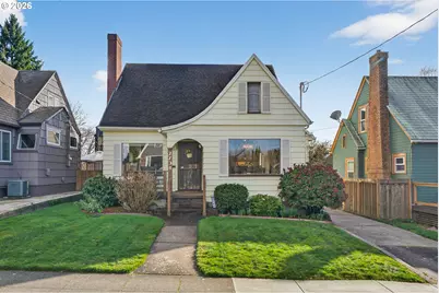 2704 SE Harrison St, Portland, OR 97214 - Photo 1