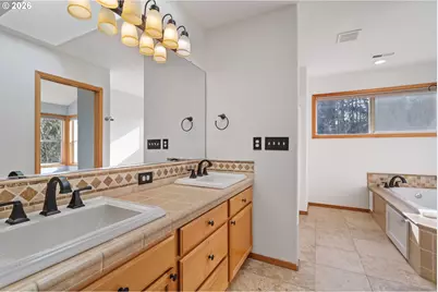 17760 SW Zenith Pl, Beaverton, OR 97007 - Photo 32