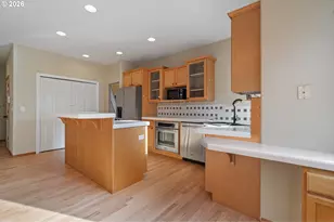 17760 SW Zenith Pl, Beaverton, OR 97007 - Photo 16