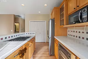 17760 SW Zenith Pl, Beaverton, OR 97007 - Photo 14