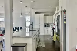 2031 S Jasper Dr, Cornelius, OR 97113 - Photo 8