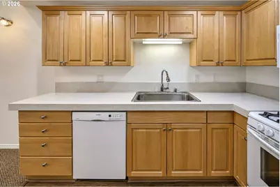8025 NE 38th Ave, Vancouver, WA 98665 - Photo 14