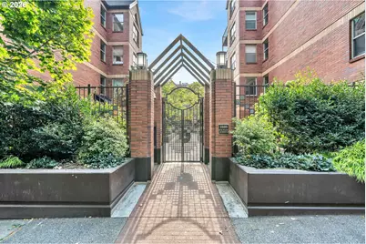 1500 SW Park Ave #306, Portland, OR 97201 - Photo 4