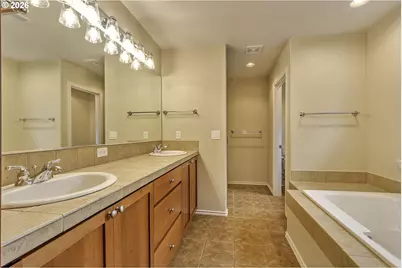11667 SW Grenoble St, Wilsonville, OR 97070 - Photo 26