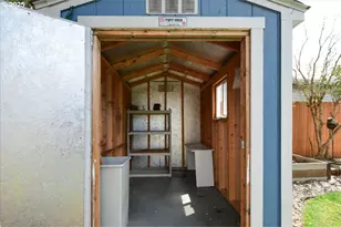 16500 SE 1st St, Vancouver, WA 98660 - Photo 36